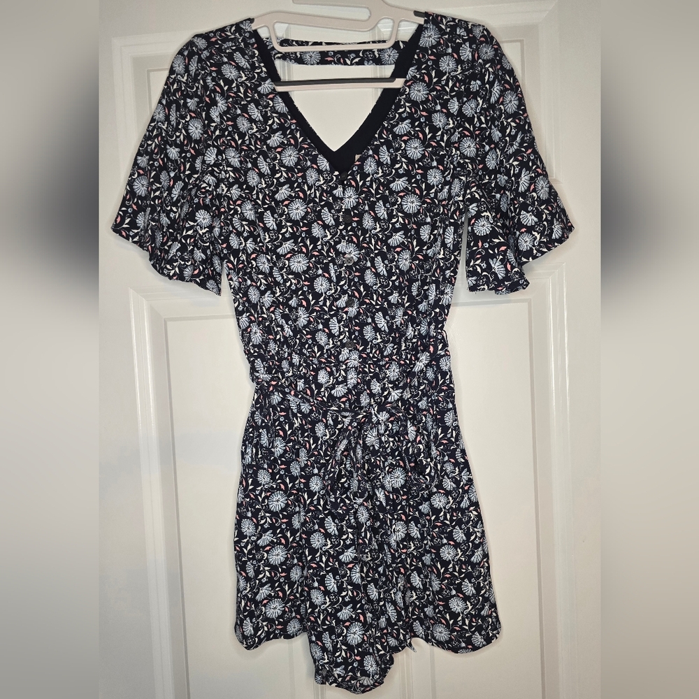 LOFT navy floral short jumper. Size XS petite